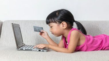 Parents-Giving-Kids-Credit-Cards.jpg